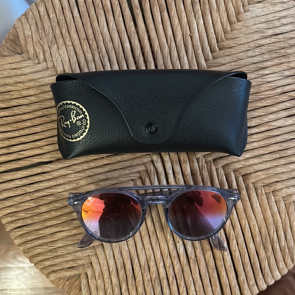 Purple tinted Ray-bands in great condition!